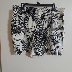 NWT EXPRESS Women's Black & White Palm Leaf Pattern Shorts Size XL